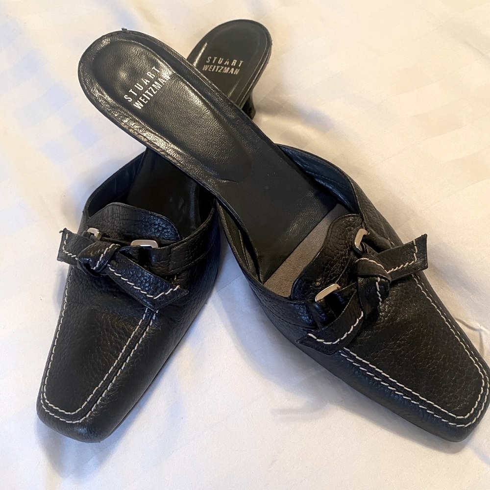 Stuart Weitzman black leather kitten heels. Size 8-1/2